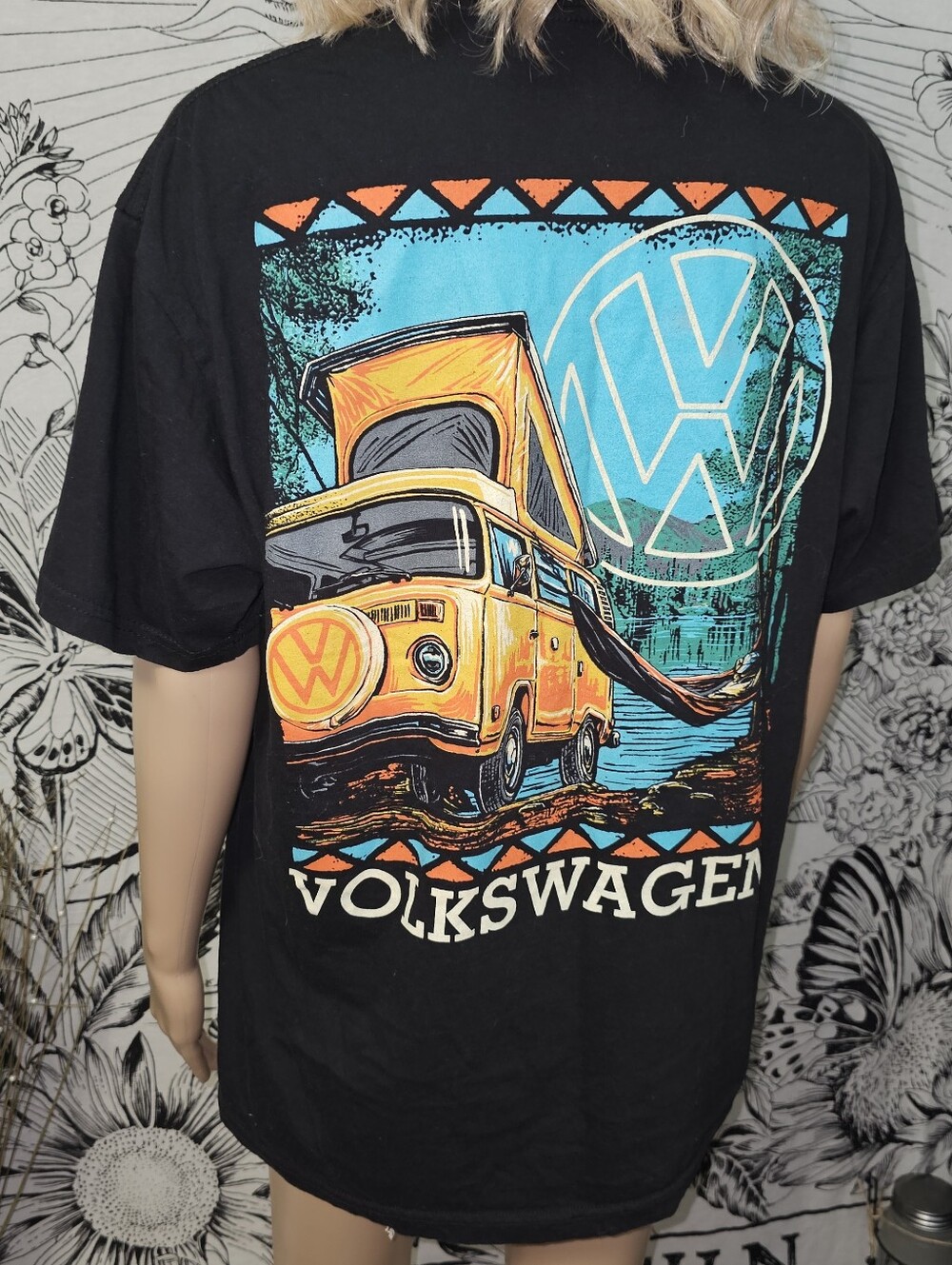 Volkswagen Official Pop-Up Camping Bus Men’s Size Small Black Tee Large